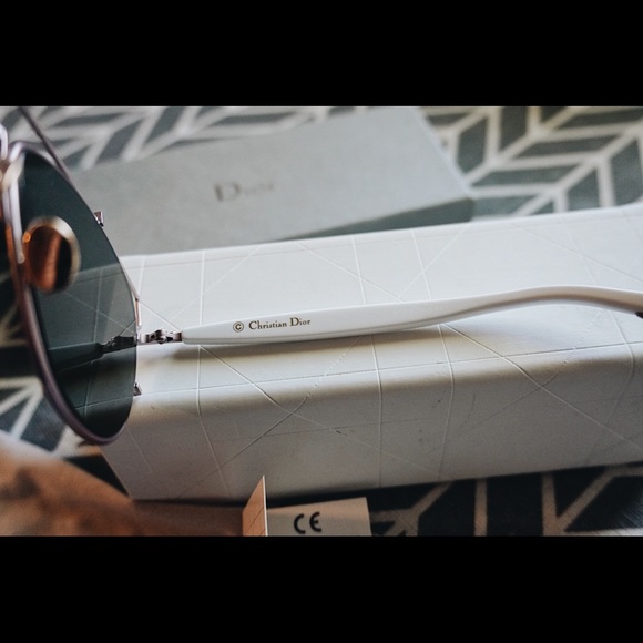 AUTHENTIC CHRISTIAN DIOR SUNGLASSES. - Picture 3 of 7